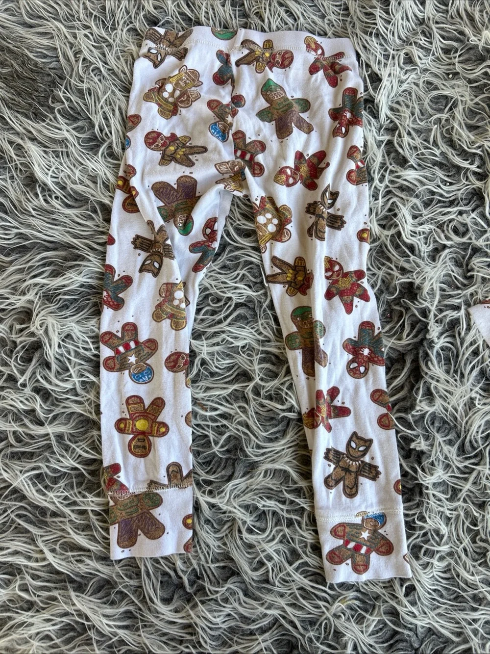 Gap Marvel PJ Set Kids Size 6 Christmas Gingerbread Cookies Captain America Thor